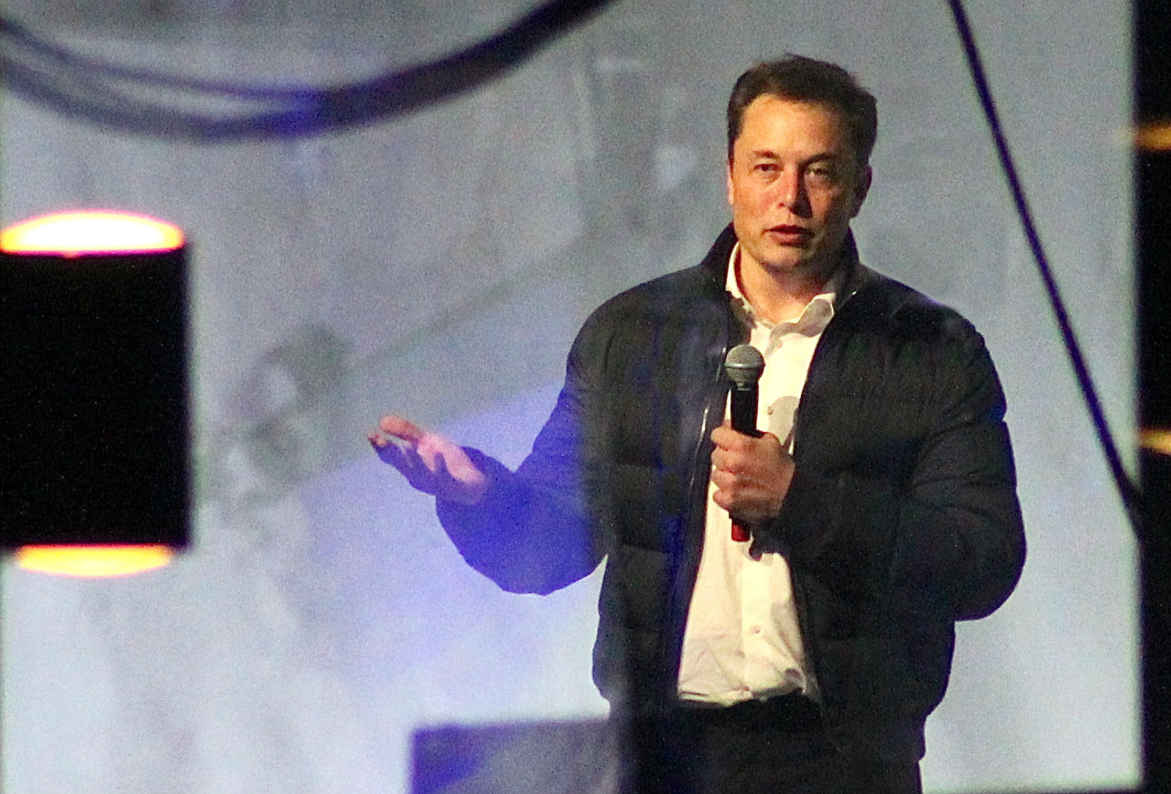 Image for news article: Elon Musk Criticizes Brazilian Judge Over Threat to Suspend X Platform